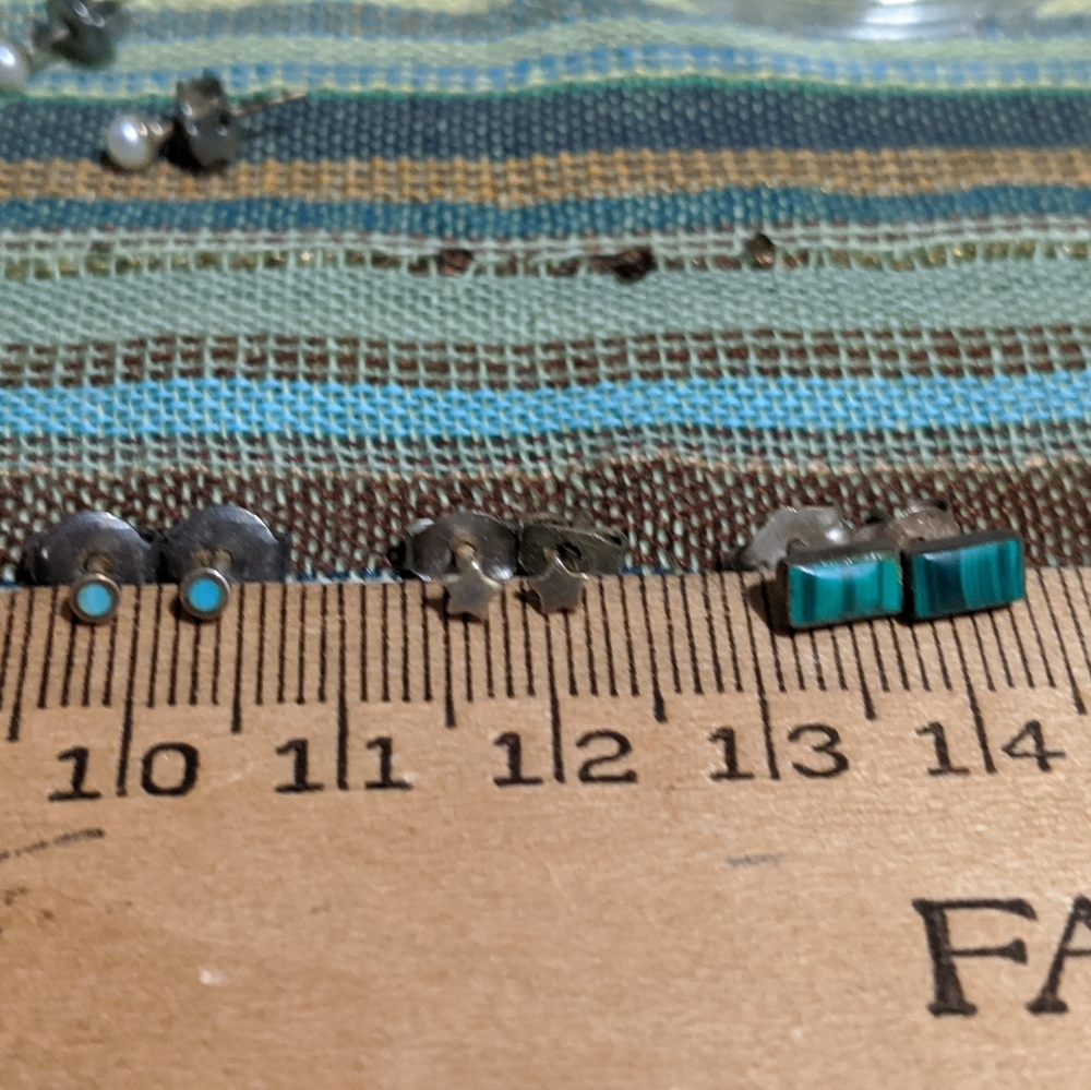 Set of 3 mini stud earrings